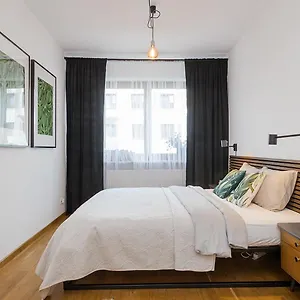 Apartament Lanciego - Przytulny Z Osobna Sypialna, Balkon, Wi-fi, Natolin, Ursynow, Warszawa